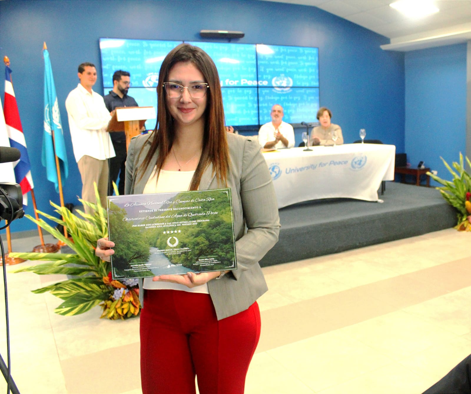 funcionaria con reconocimiento