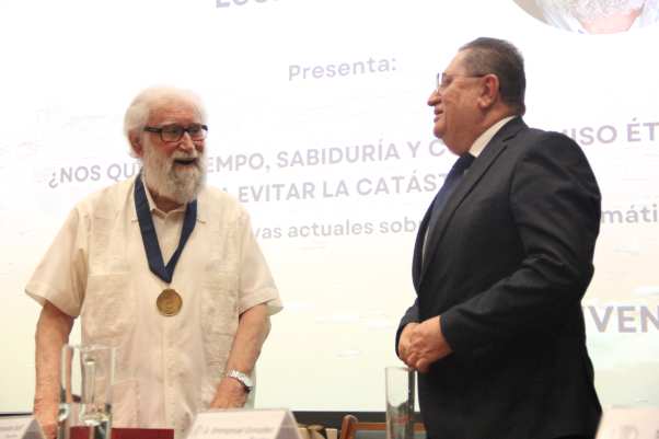 Leonardo Boff y Emannuel Gongález